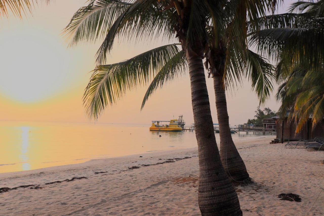 Hotel Posada Seremein ,West Bay ,Roatan Buitenkant foto