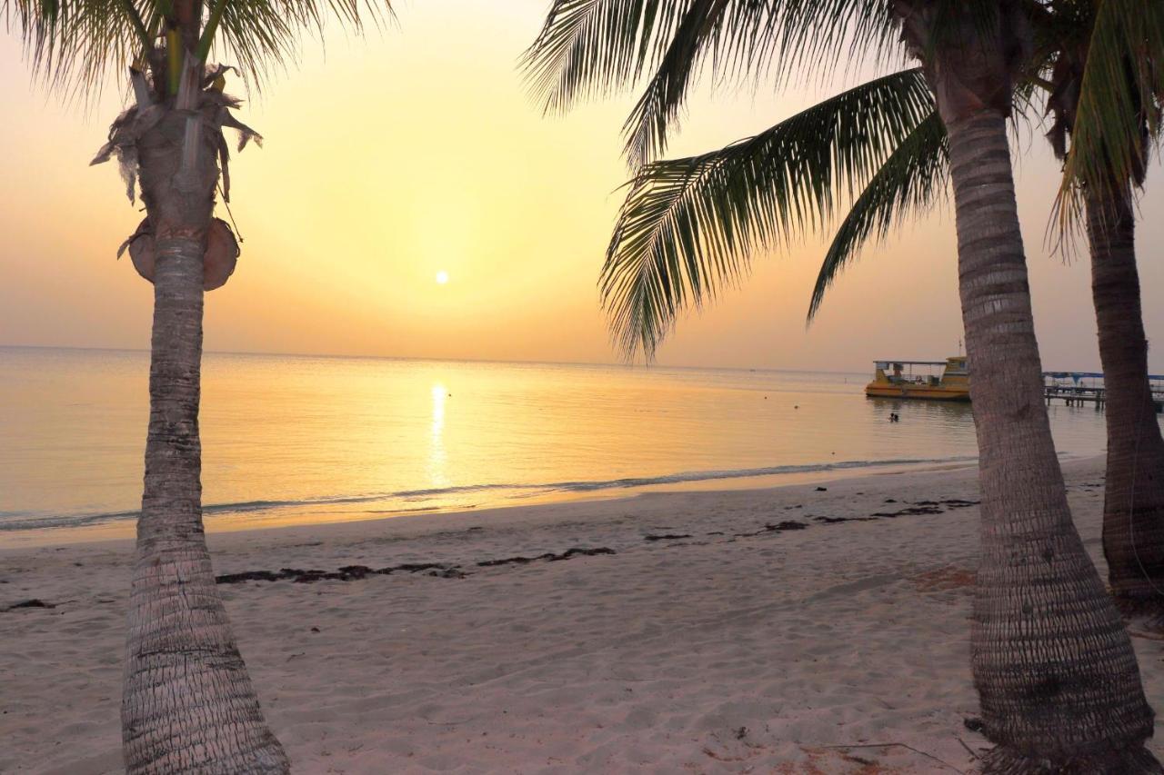Hotel Posada Seremein ,West Bay ,Roatan Buitenkant foto