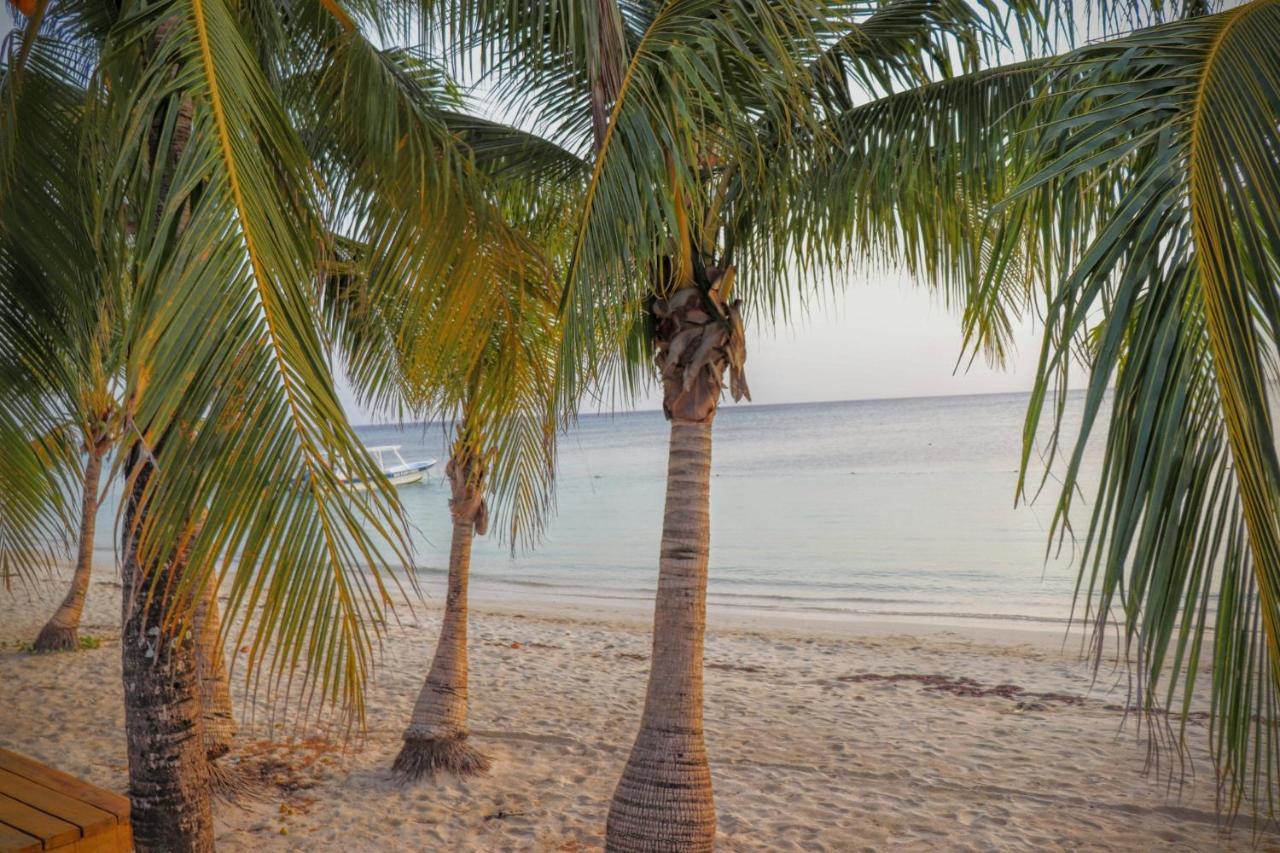 Hotel Posada Seremein ,West Bay ,Roatan Buitenkant foto