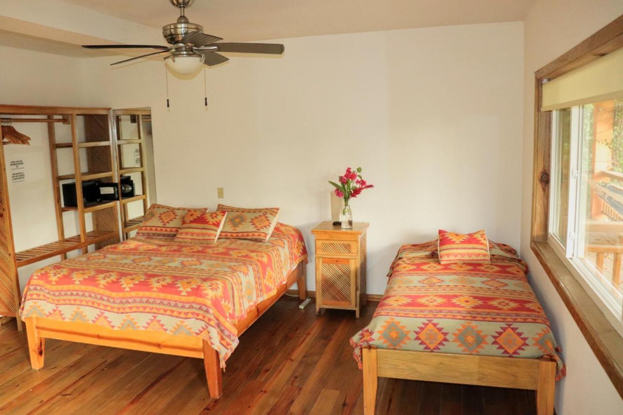 Hotel Posada Seremein ,West Bay ,Roatan Buitenkant foto