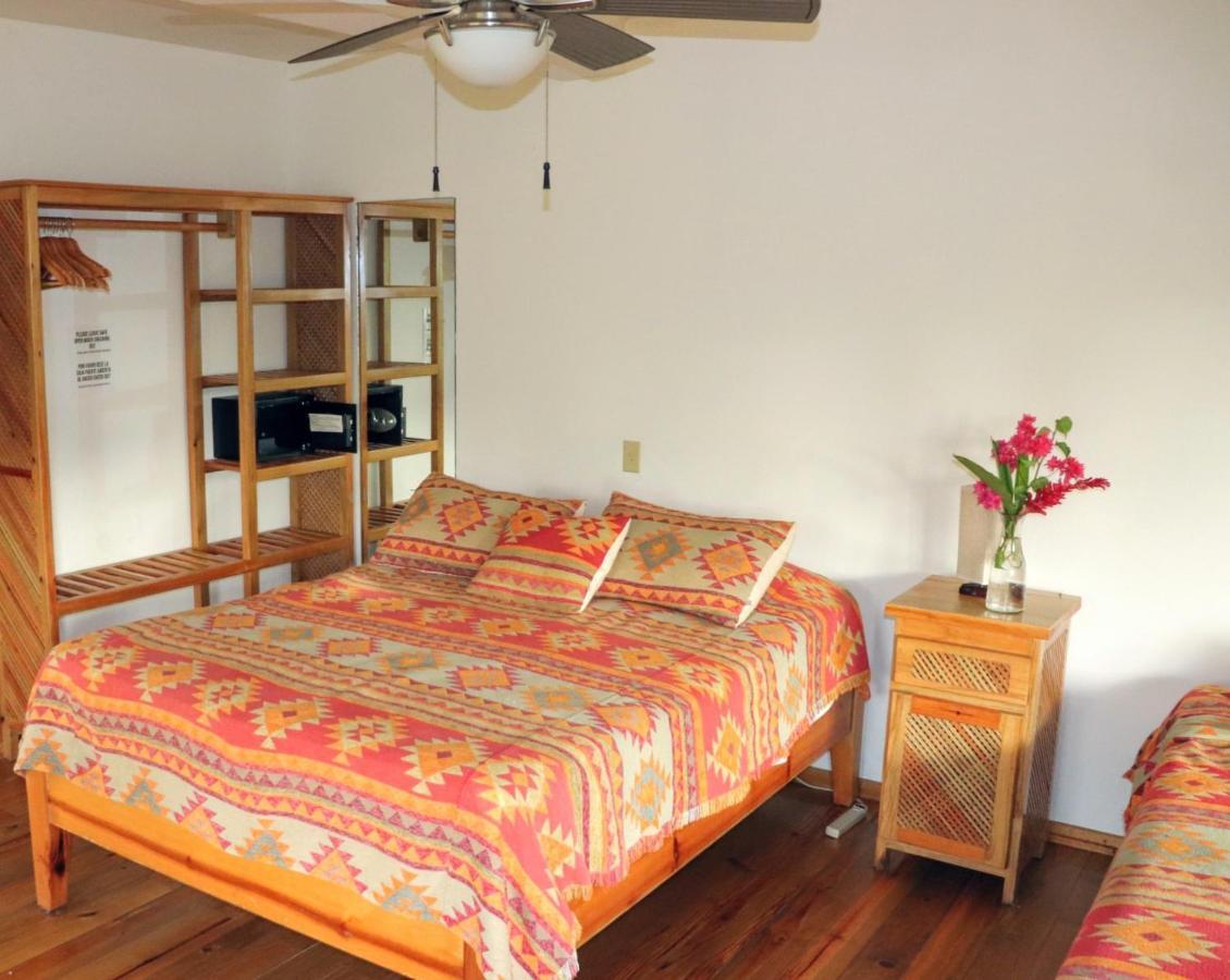 Hotel Posada Seremein ,West Bay ,Roatan Buitenkant foto