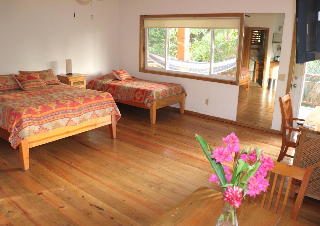Hotel Posada Seremein ,West Bay ,Roatan Buitenkant foto