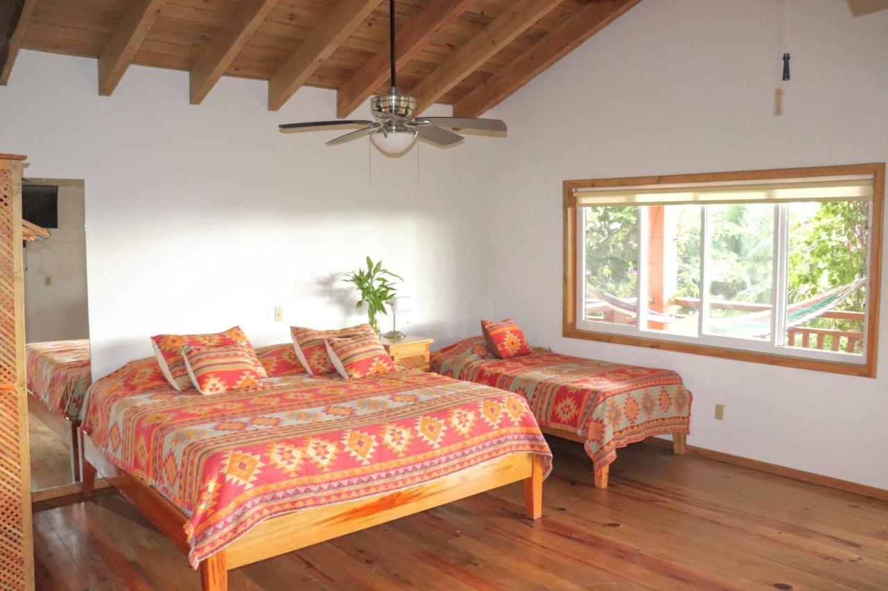 Hotel Posada Seremein ,West Bay ,Roatan Buitenkant foto