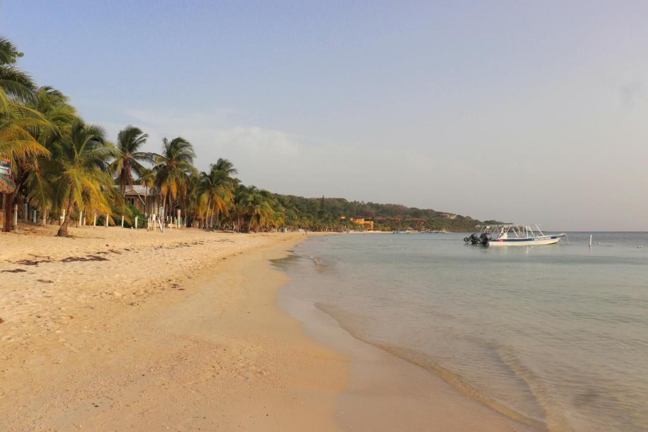 Hotel Posada Seremein ,West Bay ,Roatan Buitenkant foto